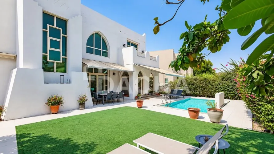 Вилла с 4 спальнями в Jumeirah Islands, Дубай, ОАЭ №4831 № 2