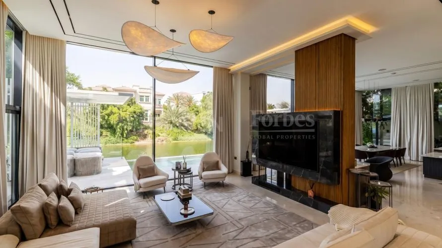Вилла с 5 спальнями в Jumeirah Park, Дубай, ОАЭ №4487
