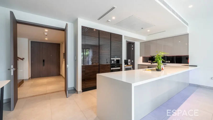 4 bedrooms apartment for sale , Dubai Marina, Dubai, UAE No. 1348 № 3
