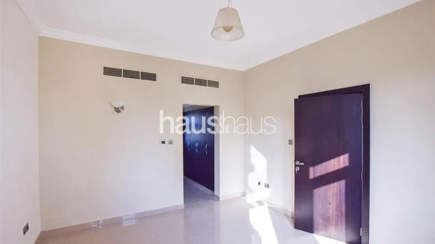 4 bedrooms villa for sale , Jumeirah Islands, Dubai, UAE No. 957 № 12