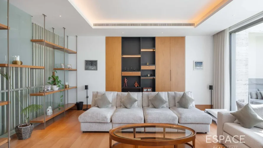 4 bedrooms warehouse for sale , Palm Jumeirah, Dubai, UAE No. 1255 № 4