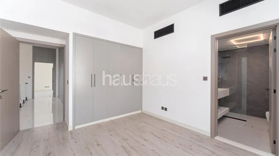 6 bedrooms villa for sale, Meadows, Dubai, UAE No. 855 № 14