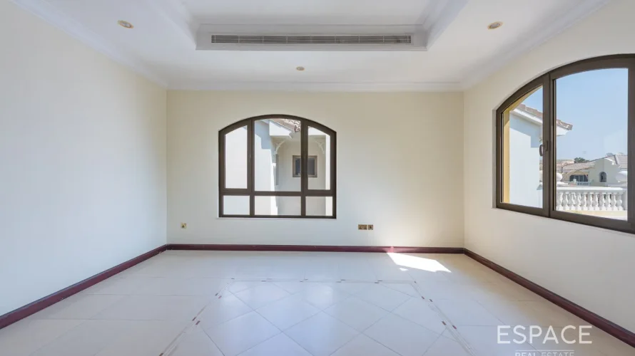 4 bedrooms villa for sale , Palm Jumeirah, Dubai, UAE No. 1483 № 13