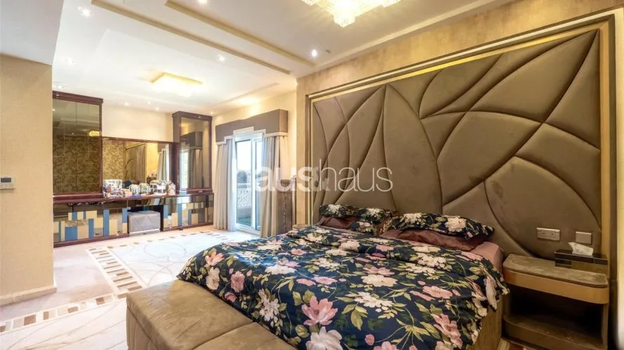 6 bedrooms villa for sale , Meadows, Dubai, UAE No. 898 № 17