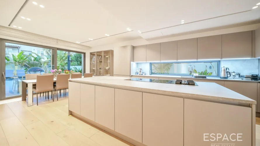 5 bedrooms villa for sale , Meadows 1, Meadows, Dubai, UAE No. 1268 № 3