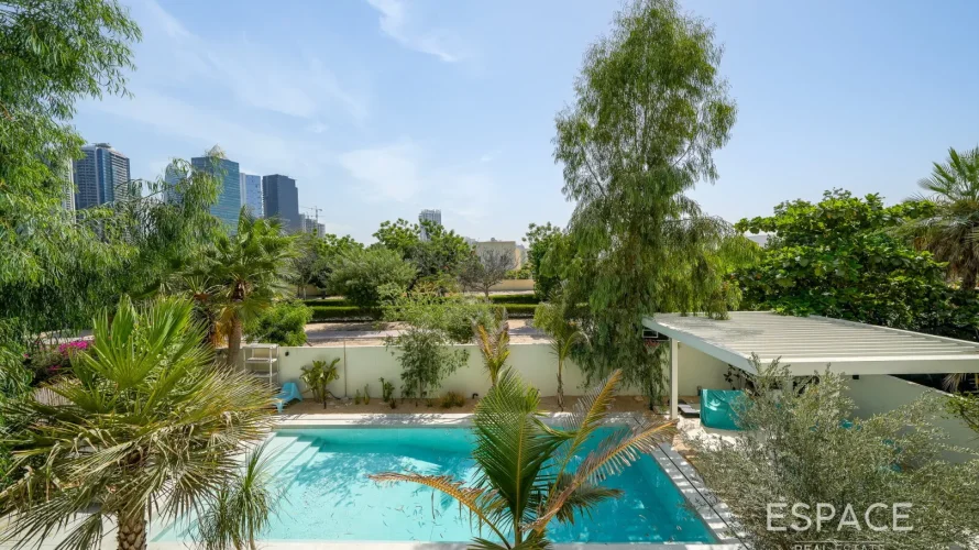 5 bedrooms villa for sale , Meadows, Dubai, UAE No. 1492