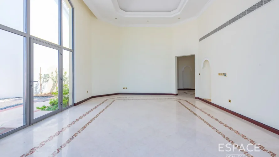 4 bedrooms villa for sale , Palm Jumeirah, Dubai, UAE No. 1483 № 3