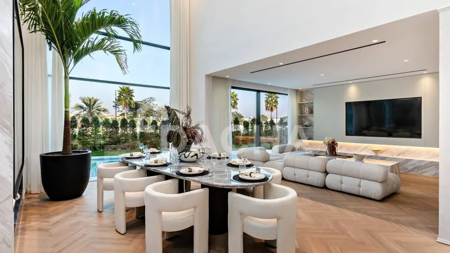 4 bedrooms villa for sale , Jumeirah Islands, Dubai, UAE No. 2691