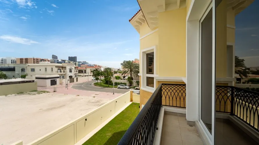 6 bedrooms villa for sale , Dubai, UAE No. 2547 № 22