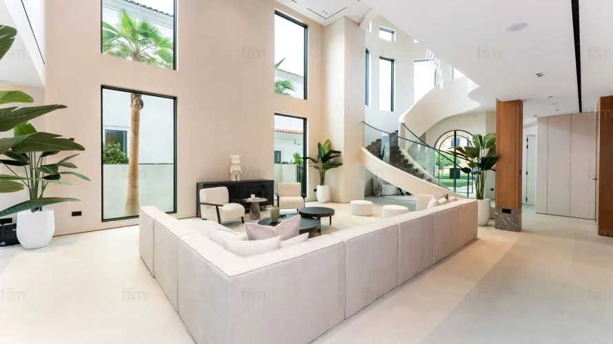 5 bedrooms villa for sale , Dubai, UAE No. 2251 № 1
