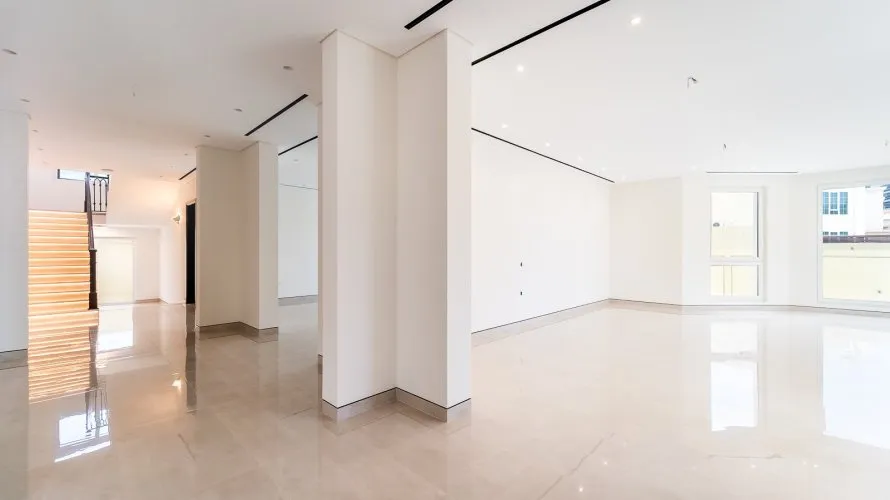 6 bedrooms villa for sale , Dubai, UAE No. 2547 № 13