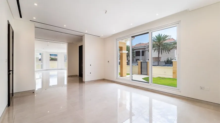 6 bedrooms villa for sale , Dubai, UAE No. 2547 № 16