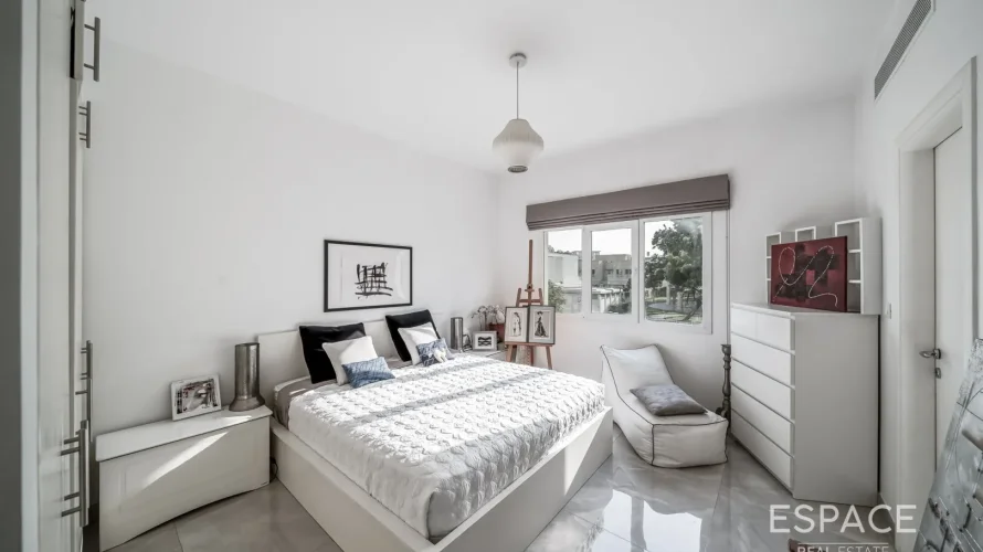 4 bedrooms villa for sale , Meadows, Dubai, UAE No. 1489 № 10