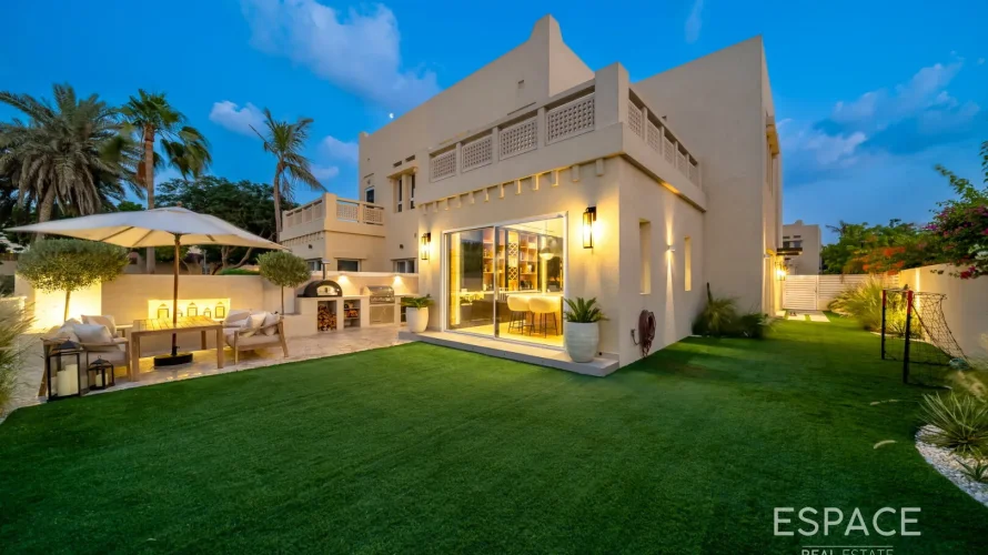 4 bedrooms villa for sale , The Lakes, Dubai, UAE No. 1495 № 1