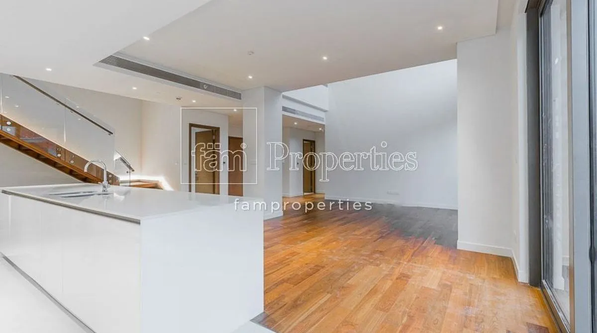 4 bedrooms apartment for sale , City Walk, Dubai, UAE No. 2553