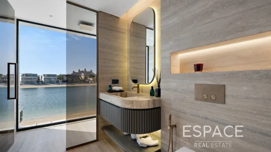 6 bedrooms villa for sale , Palm Jumeirah, Dubai, UAE No. 1306 № 13
