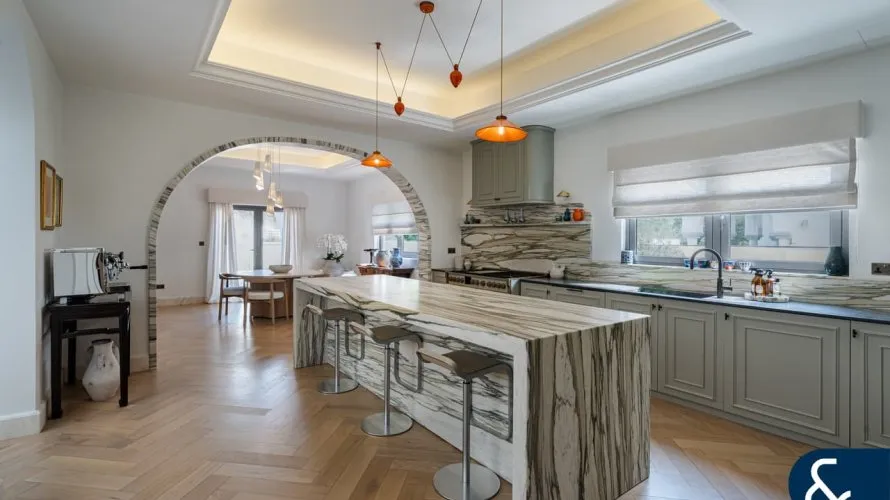 5 bedrooms villa for sale, The Villa, Dubai, UAE No. 1704 № 3