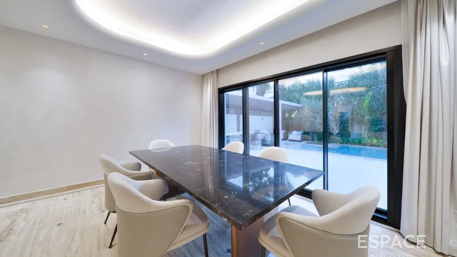4 bedrooms villa for sale , Meadows, Dubai, UAE No. 1256 № 4