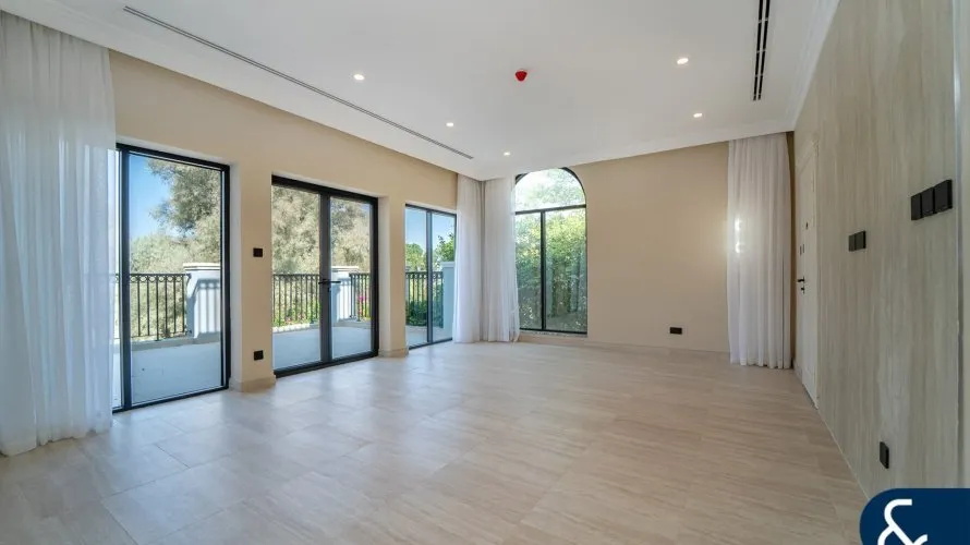 5 bedrooms villa for sale , Jumeirah Golf Estates, Dubai, UAE No. 2623 № 12