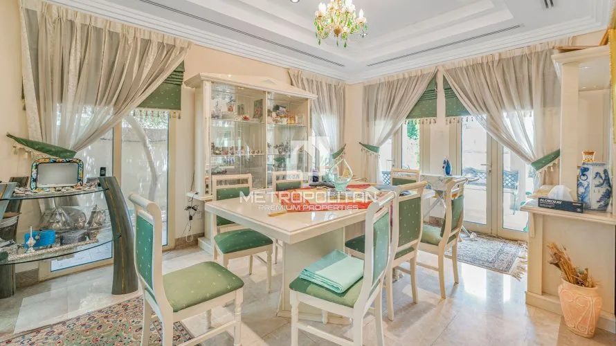 4 bedrooms villa for sale , Meadows, Dubai, UAE No. 1575 № 8