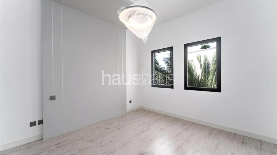 6 bedrooms villa for sale, Meadows, Dubai, UAE No. 855 № 16