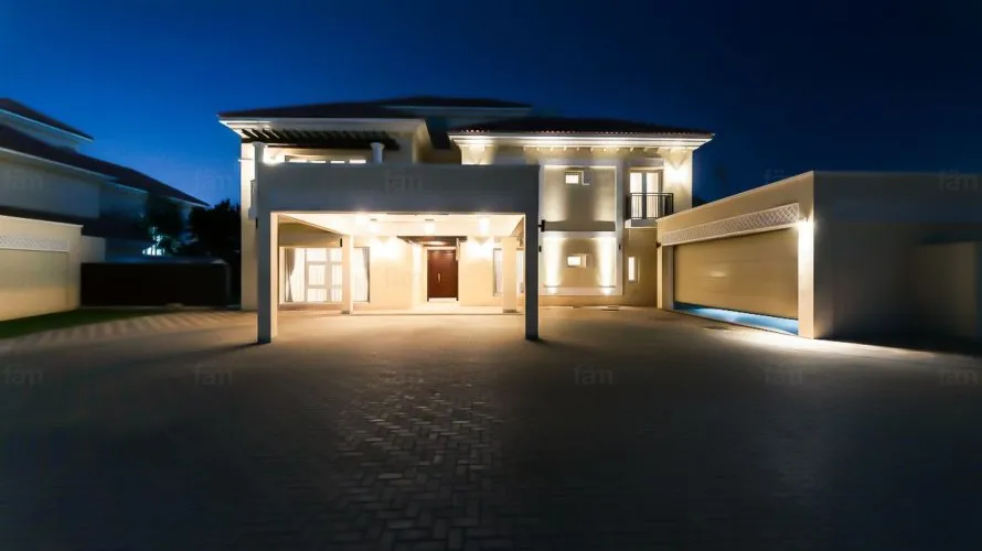 6 bedrooms villa for sale , Dubai, UAE No. 1925 № 1