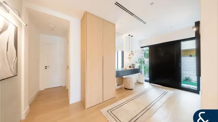 4 bedrooms villa for sale , The Lakes, Dubai, UAE No. 2293