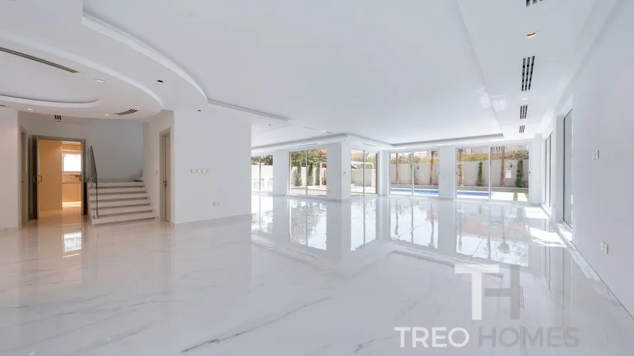 5 bedrooms villa for sale , Legacy, Jumeirah Park, Dubai, UAE No. 487 № 1