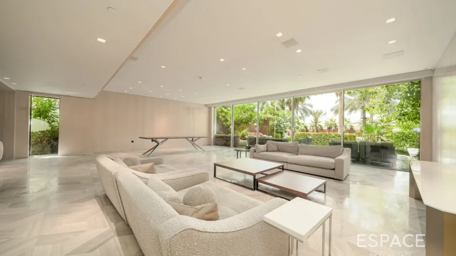 5 bedrooms villa for sale , Palm Jumeirah, Dubai, UAE No. 1270 № 1