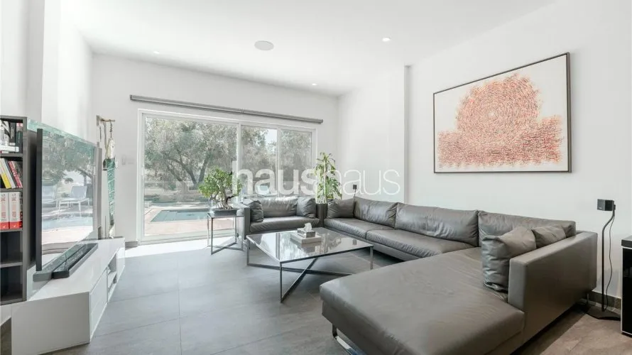 4 bedrooms villa for sale , Jumeirah Islands, Dubai, UAE No. 868 № 2
