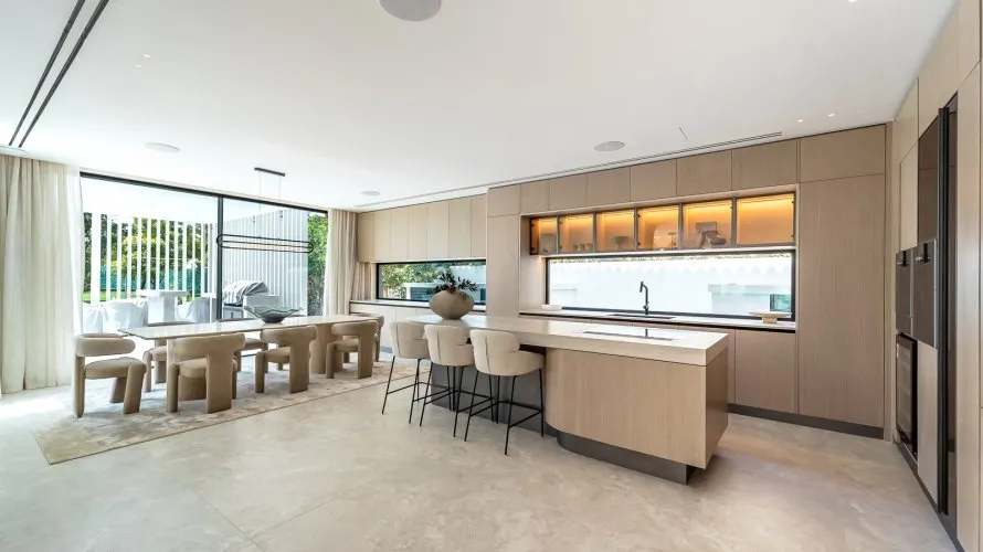 5 bedrooms villa for sale , Dubai, UAE No. 2225 № 11