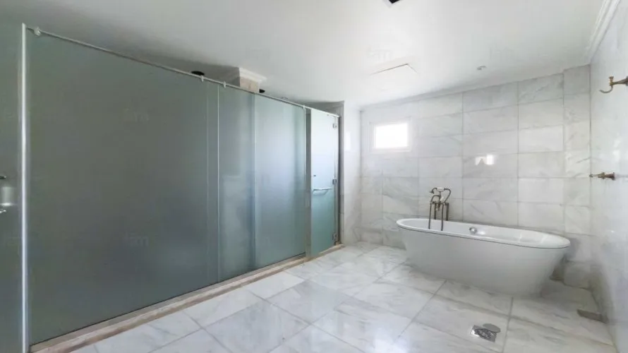 6 bedrooms villa for sale , Dubai, UAE No. 1925 № 16