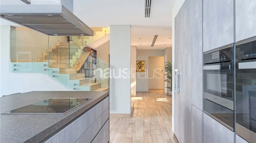 5 bedrooms villa for sale , Dubai Sports City, Dubai, UAE No. 886 № 4