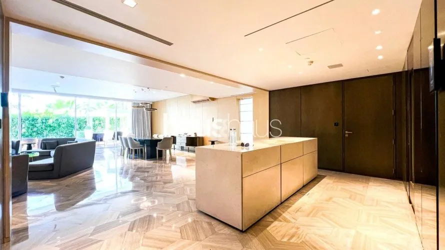 5 bedrooms villa for sale , FIVE Palm Jumeirah, Palm Jumeirah, Dubai, UAE No. 951 № 4
