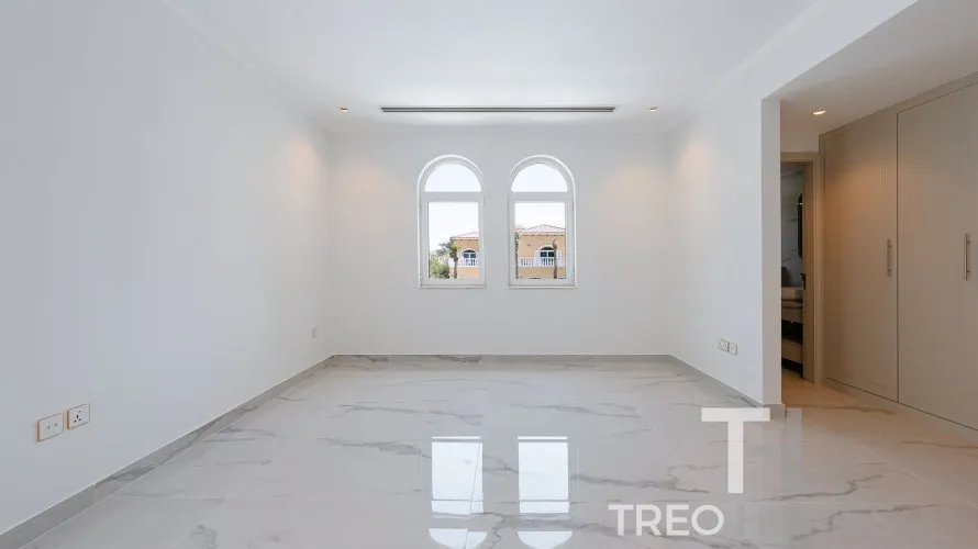 5 bedrooms villa for sale , Legacy, Jumeirah Park, Dubai, UAE No. 487 № 20