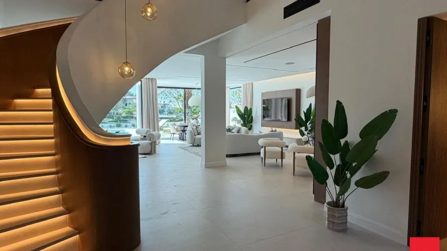 5 bedrooms villa for sale , Dubai, UAE No. 2168 № 2