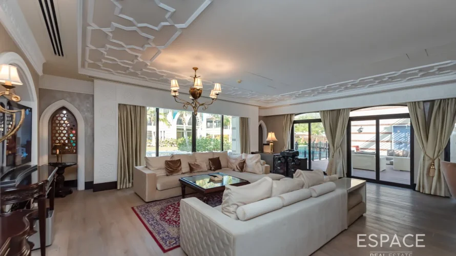 4 bedrooms villa for sale , Palm Jumeirah, Dubai, UAE No. 1277 № 1