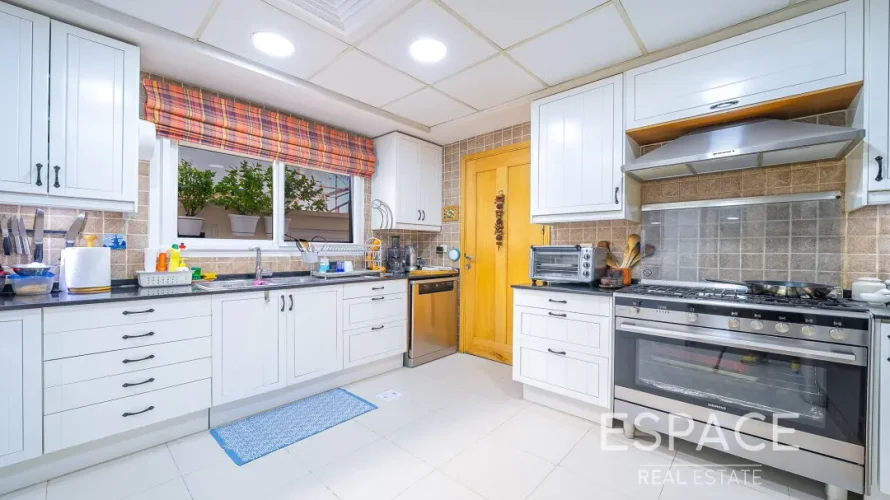 5 bedrooms villa for sale , Meadows 1, Meadows, Dubai, UAE No. 1299 № 2