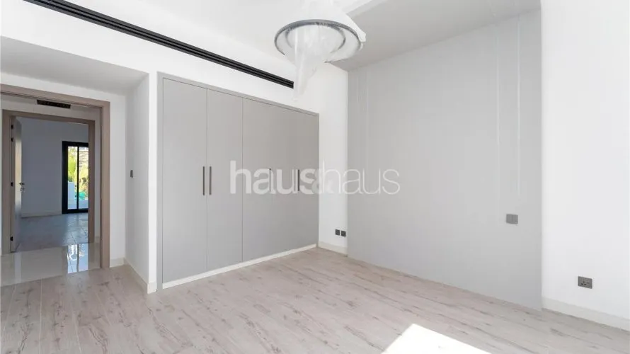 6 bedrooms villa for sale, Meadows, Dubai, UAE No. 855 № 11