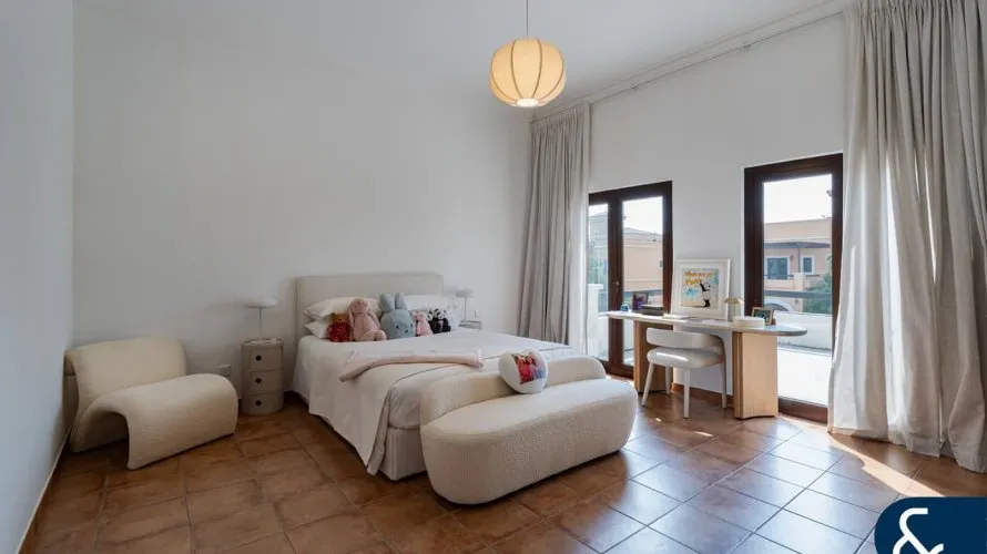 5 bedrooms villa for sale, The Villa, Dubai, UAE No. 1704 № 11