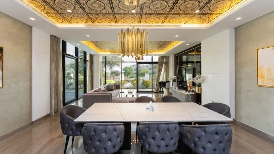 6 bedrooms villa for sale , Dubai, UAE No. 313 № 4