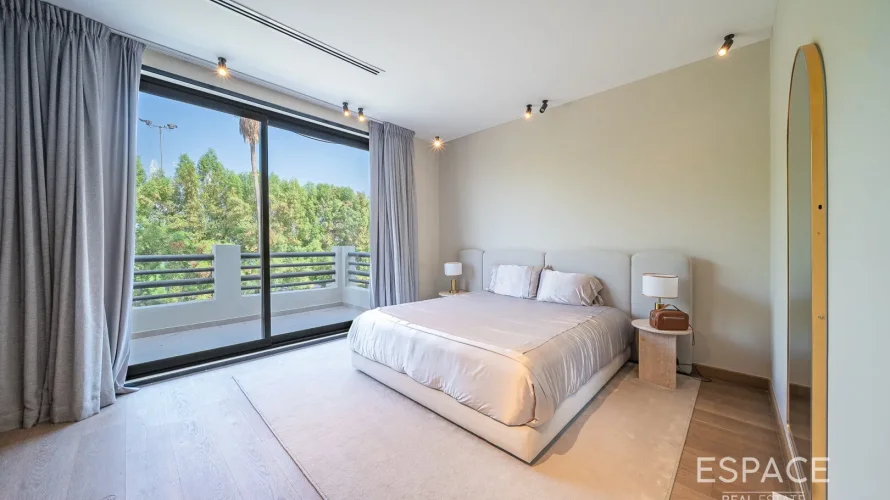 6 bedrooms villa for sale , The Lakes, Dubai, UAE No. 1285 № 8