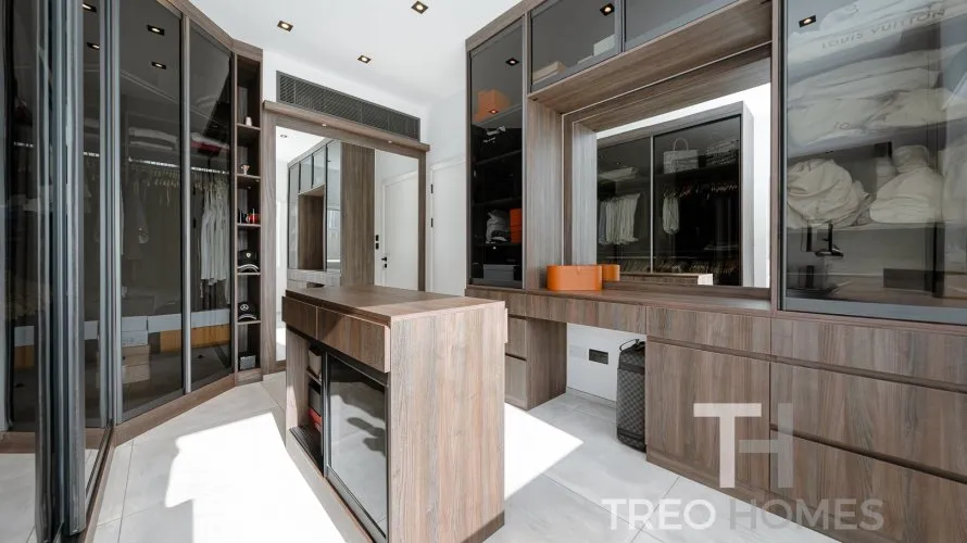 4 bedrooms villa for sale , Meadows, Dubai, UAE No. 549 № 17