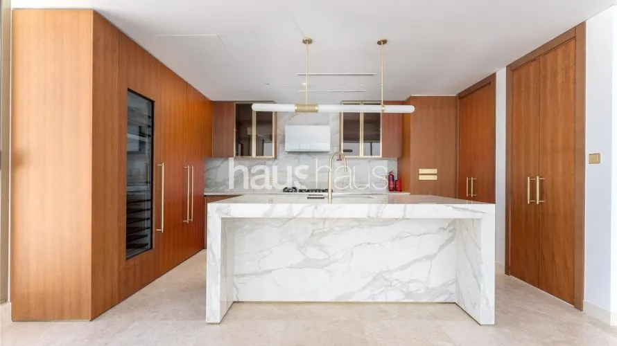 4 bedrooms penthouse for sale, Palm Jumeirah, Dubai, UAE No. 899