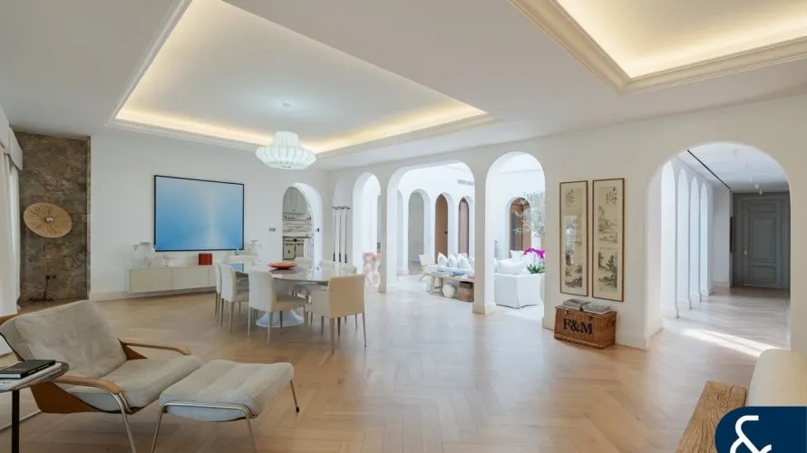 5 bedrooms villa for sale, The Villa, Dubai, UAE No. 1704 № 2