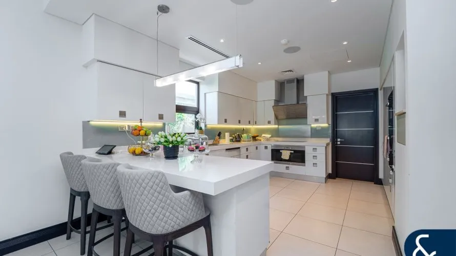 5 bedrooms villa for sale , Jumeirah Golf Estates, Dubai, UAE No. 1716 № 11