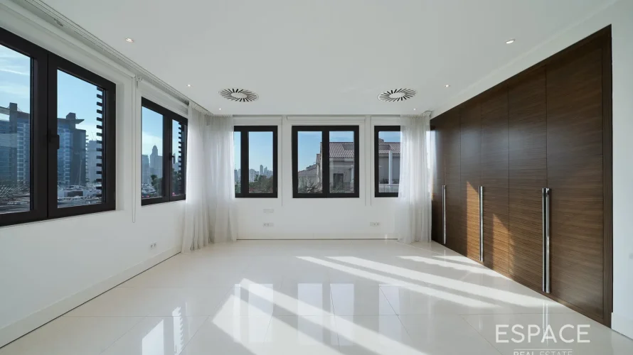 6 bedrooms villa for sale , Palm Jumeirah, Dubai, UAE No. 1800 № 1