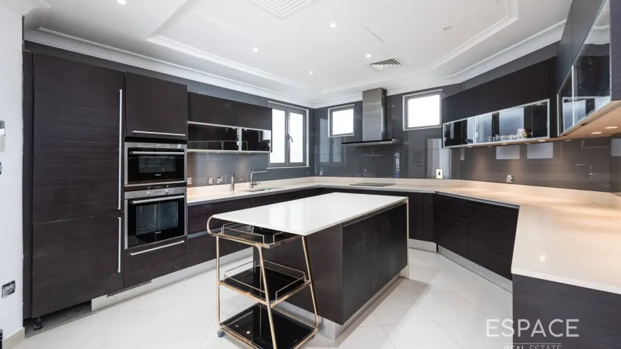4 bedrooms villa for sale , Palm Jumeirah, Dubai, UAE No. 1289 № 3