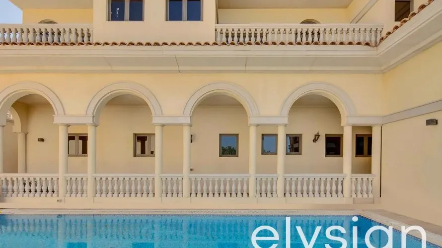 5 bedrooms villa for sale, Signature Villas, Palm Jumeirah, Dubai, UAE No. 713
