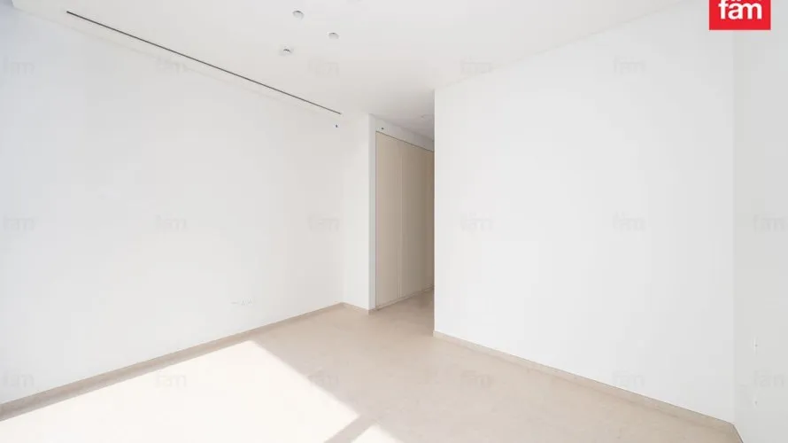 3 bedrooms apartment for sale , Dubai, UAE No. 1942 № 1
